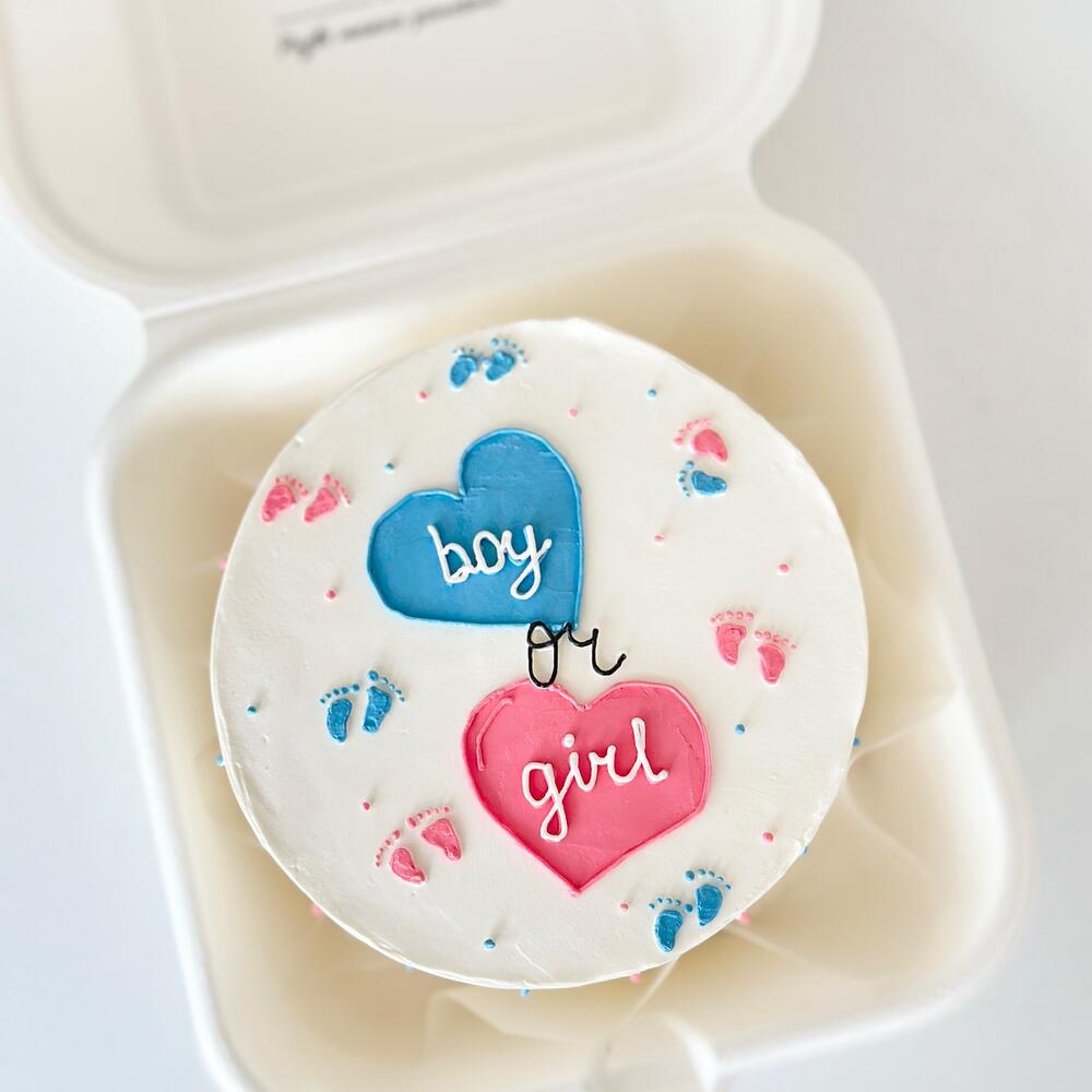 Бенто торт на гендер пати малыш ребенок (внутри соответствующий цвет крема)