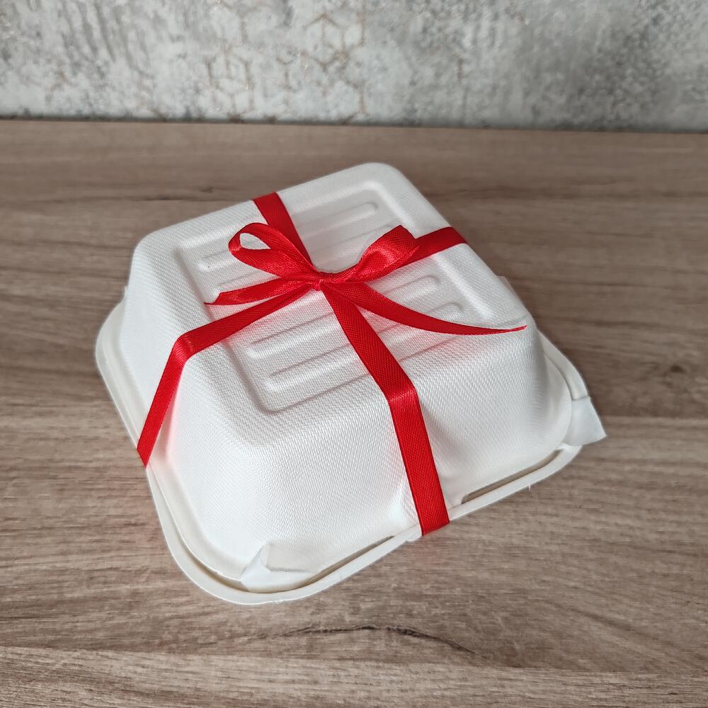 Бенто торт открыты медовик с ягодами