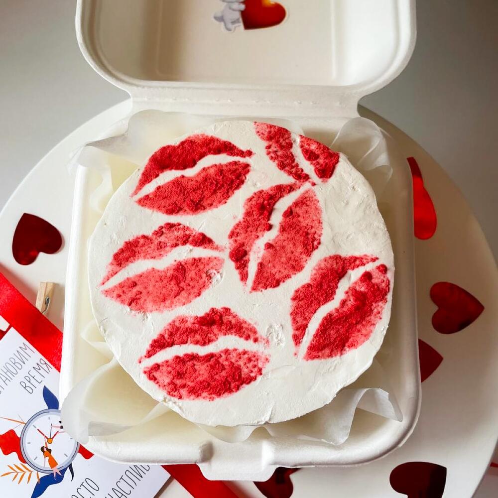 Бенто торт поцелуй