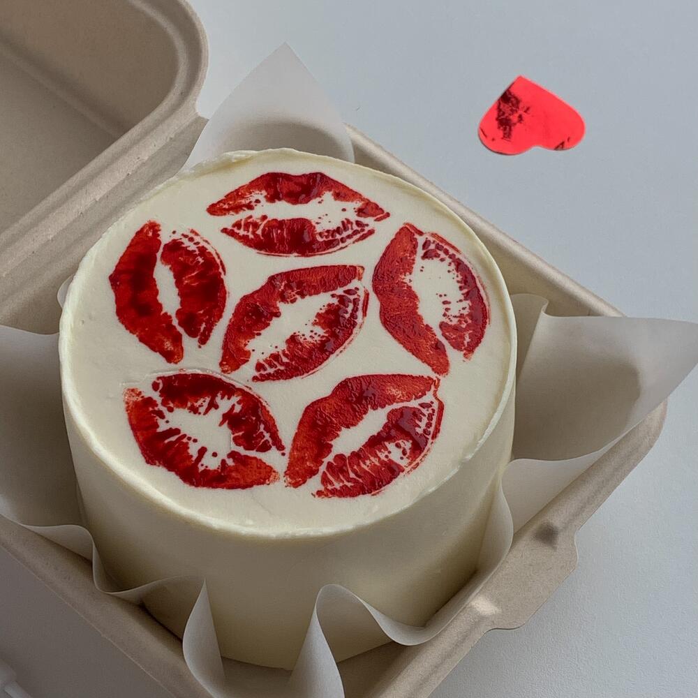 Бенто торт Поцелуй на 14 февраля