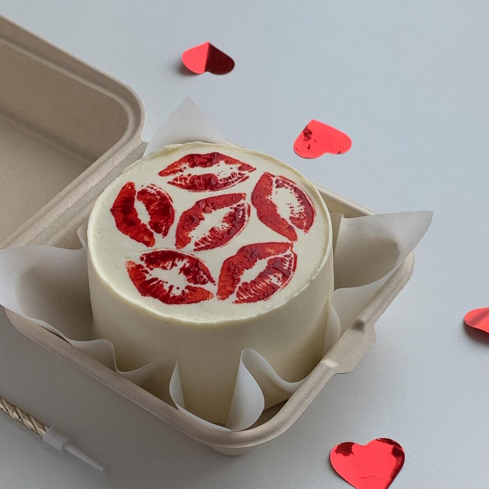 Бенто торт Поцелуй на 14 февраля