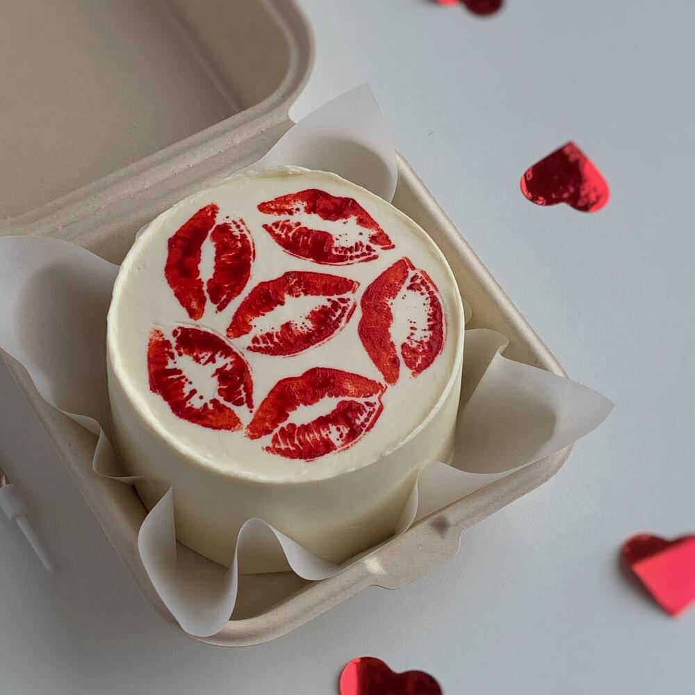 Бенто торт Поцелуй на 14 февраля