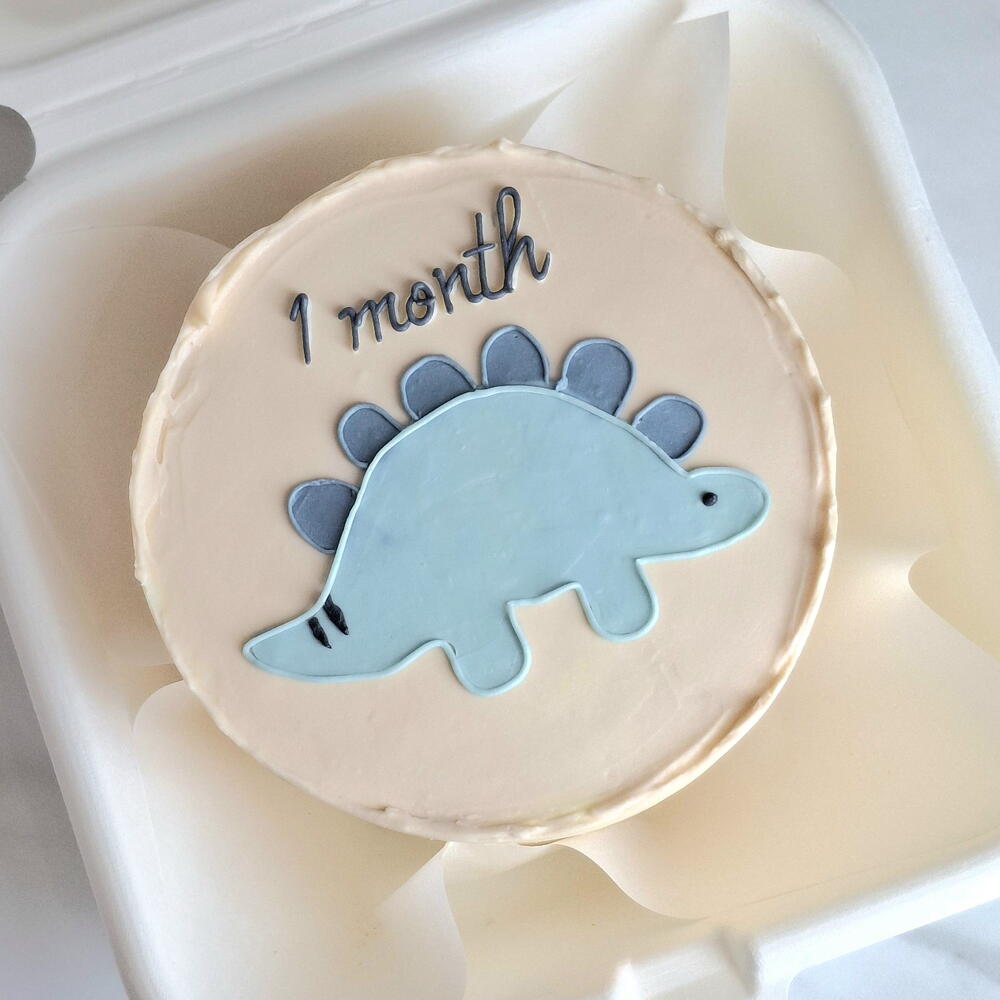 Бенто торт с динозавром ребёнку, малышу на день рождения