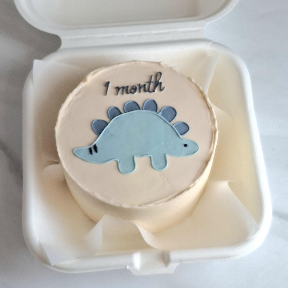 Бенто торт с динозавром ребёнку, малышу на день рождения