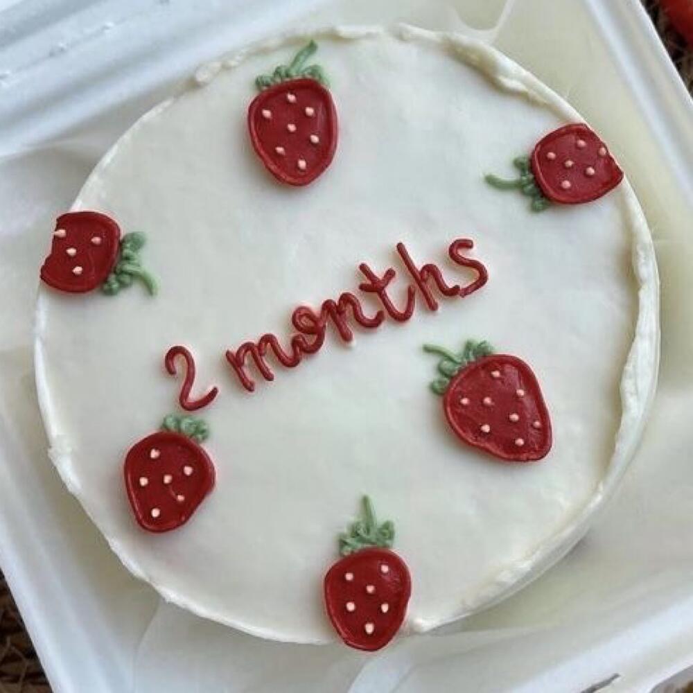 Бенто торт с клубничками малышу на каждый месяц