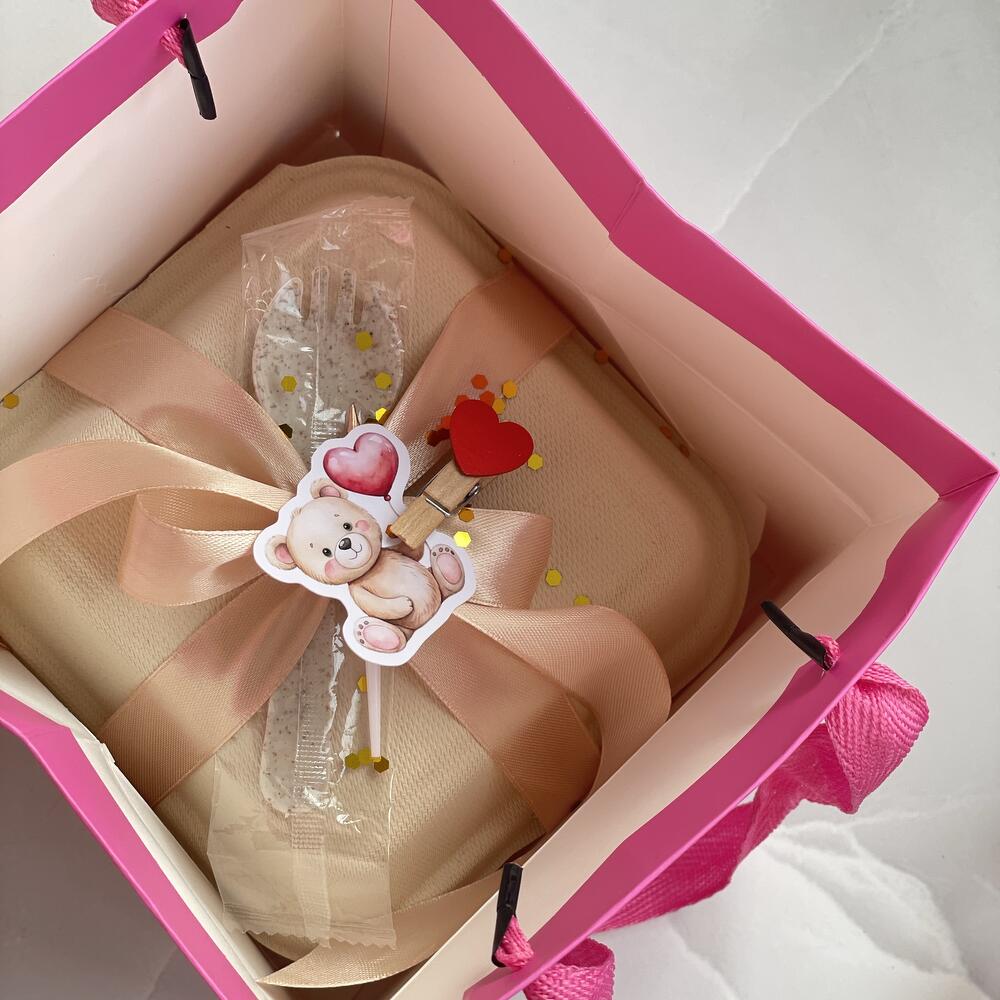 Бенто-торт с кремовыми розочками