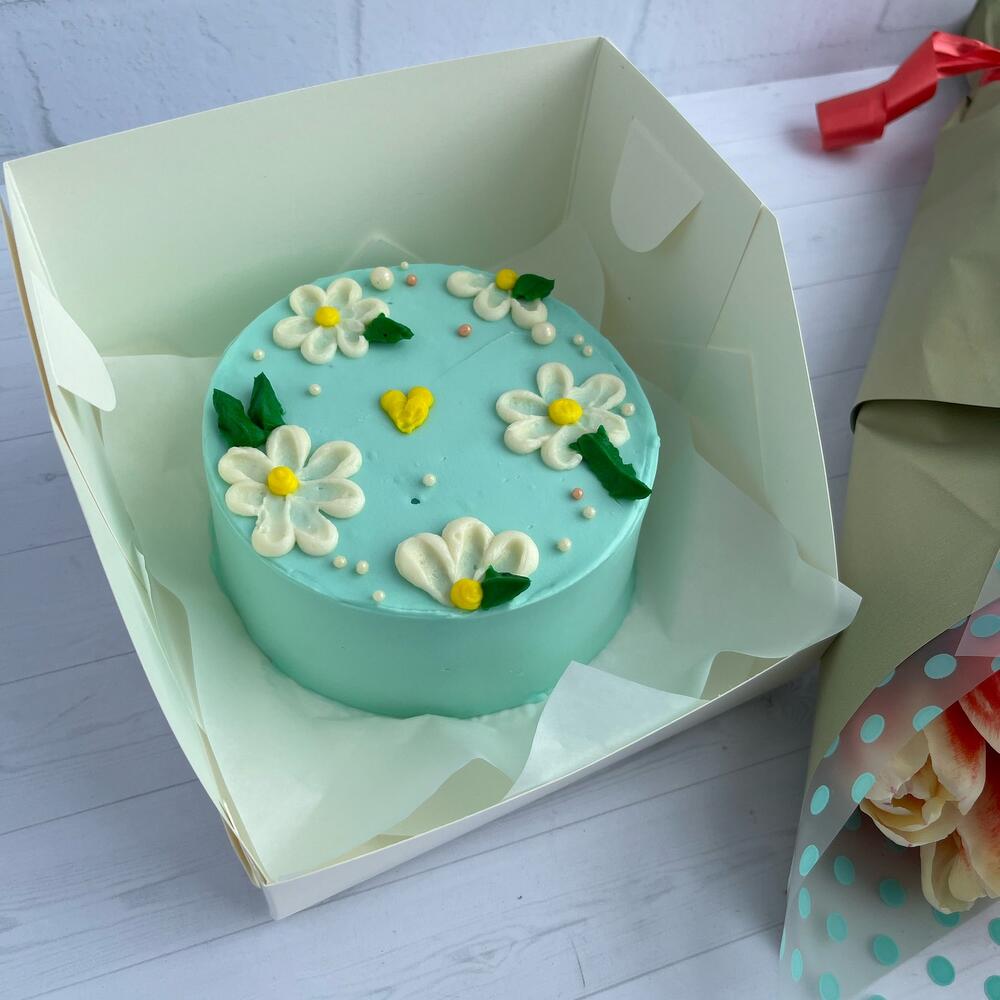 Бенто-торт с цветочным декором