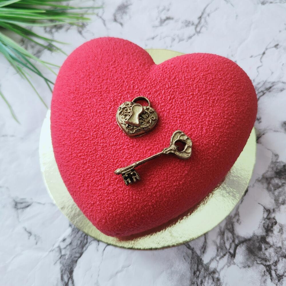 Бенто-торт "Сердце с замочком"