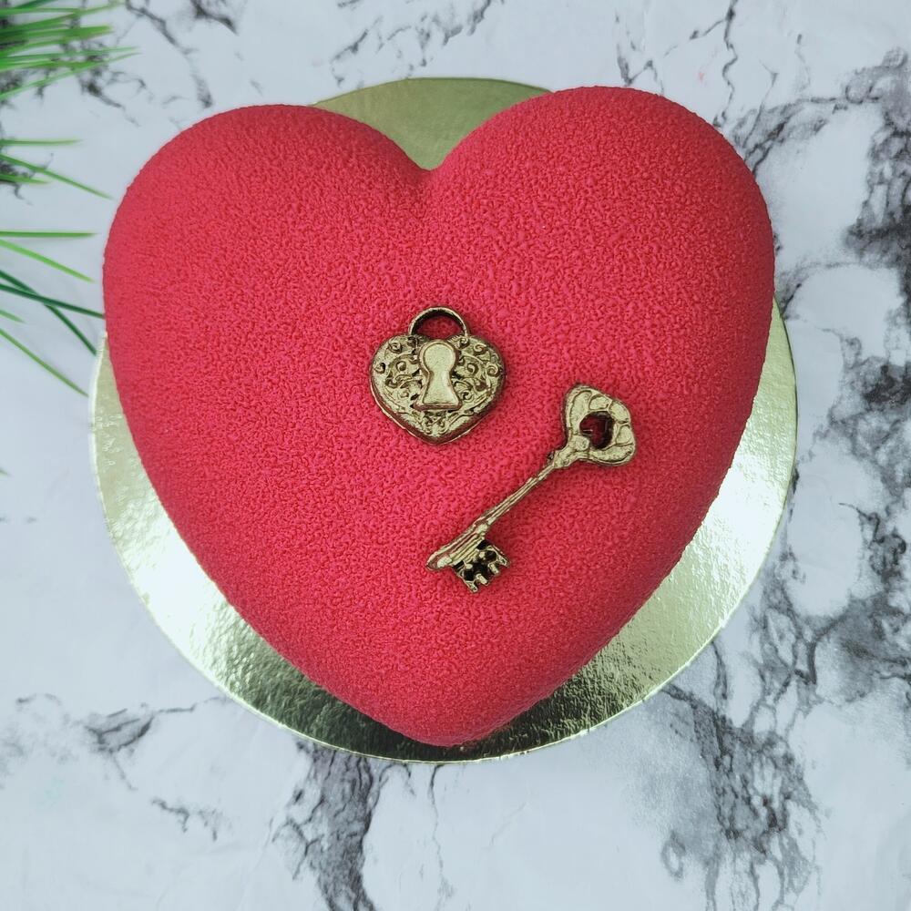 Бенто-торт "Сердце с замочком"