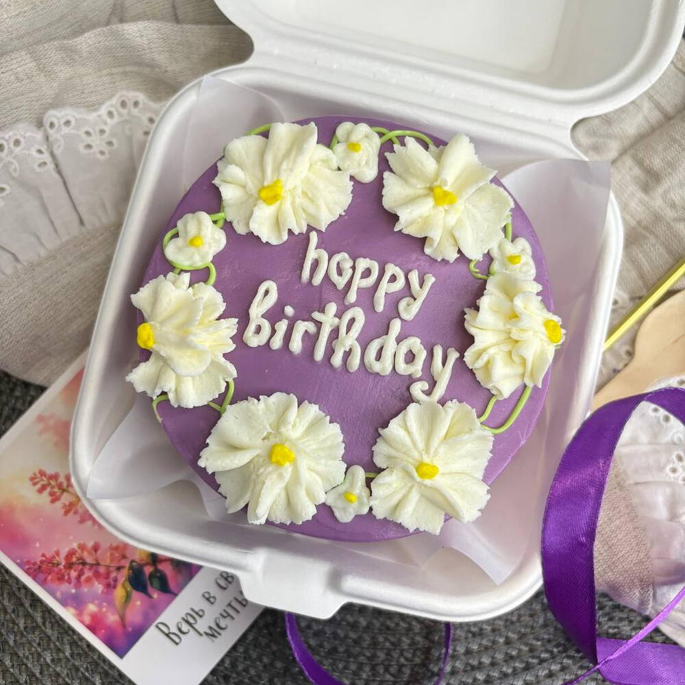 Бенто торт трендовый с днем рождения с цветами