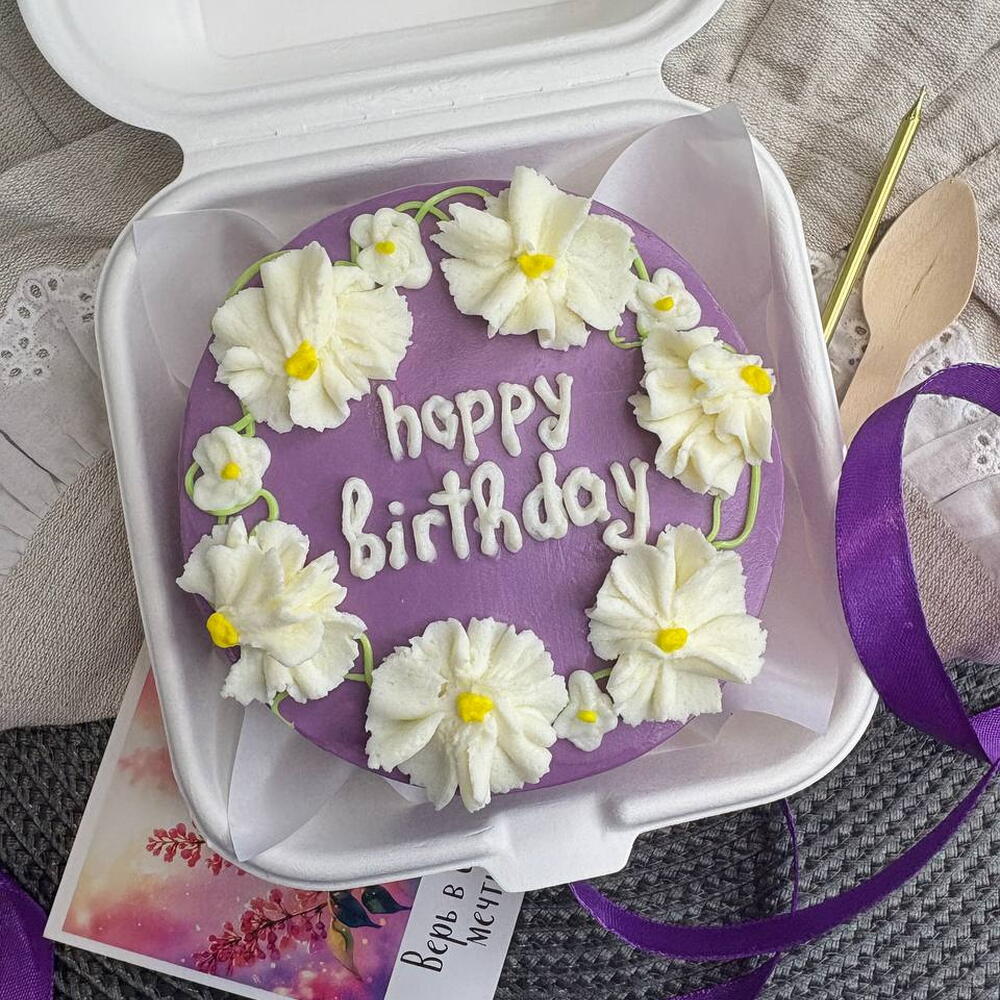 Бенто торт трендовый с днем рождения с цветами