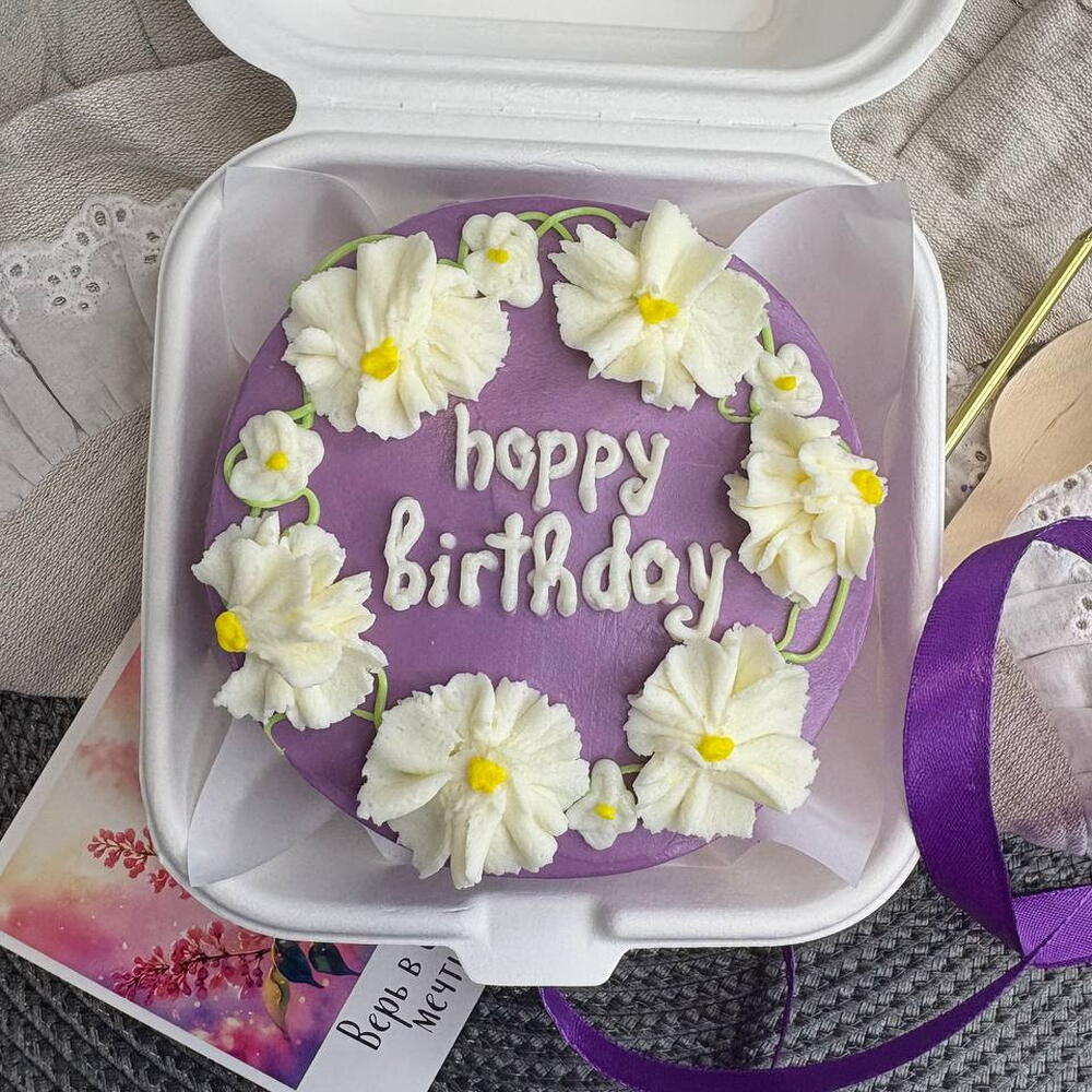 Бенто торт трендовый с днем рождения с цветами