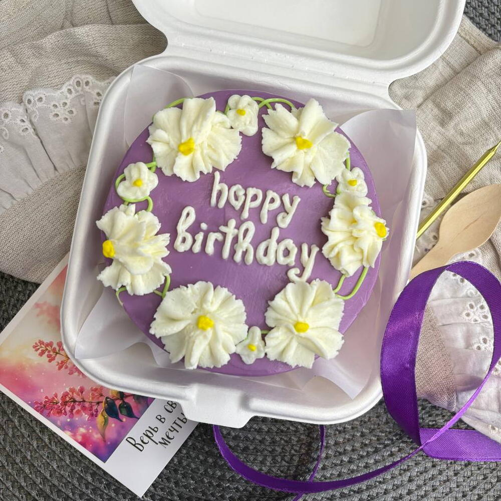 Бенто торт трендовый с днем рождения с цветами