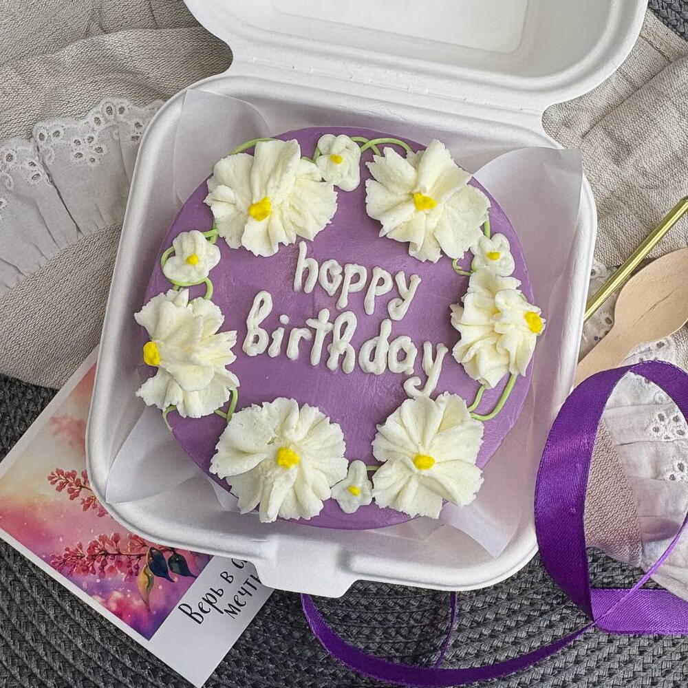 Бенто торт трендовый с днем рождения с цветами