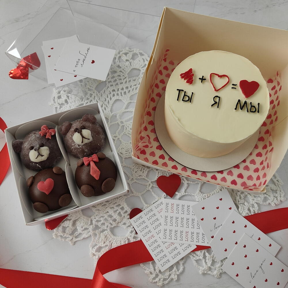 Бенто торт "ты+я=мы" и моти-чизкейки ассорти Люблю