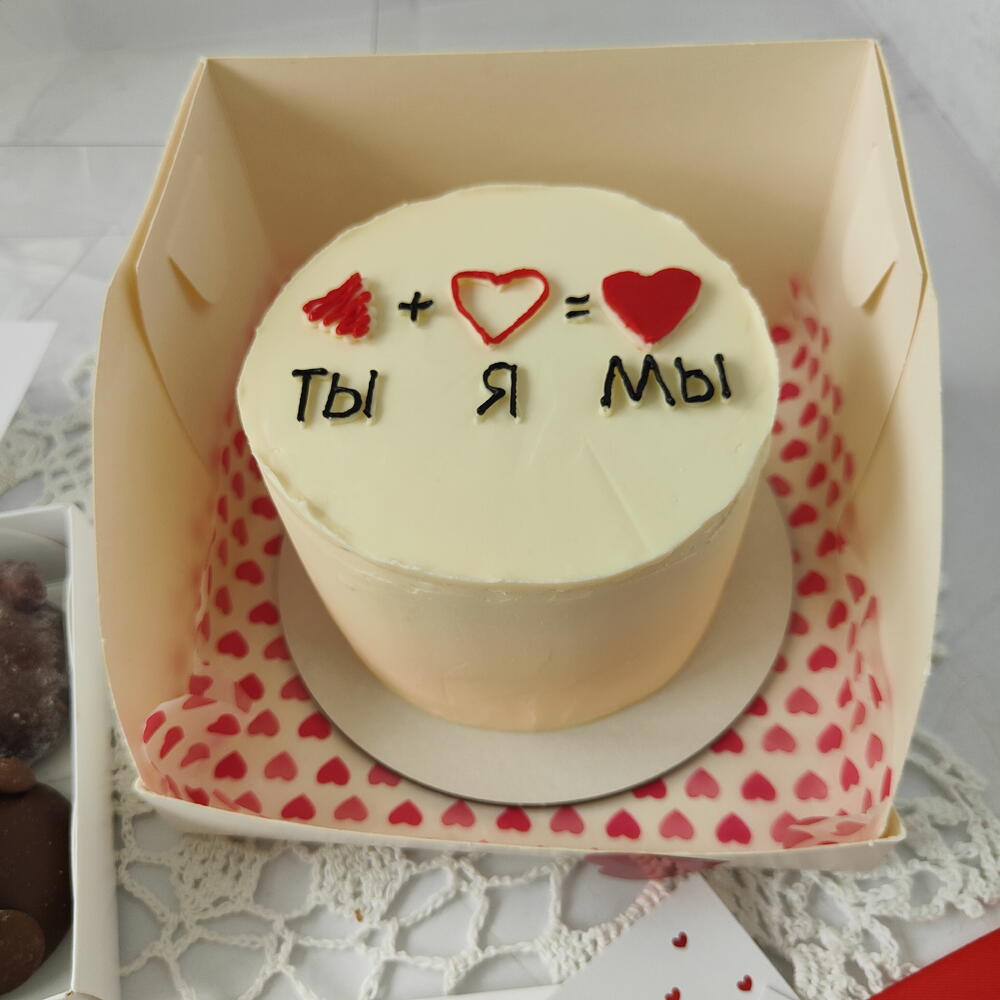 Бенто торт "ты+я=мы" и моти-чизкейки ассорти Люблю