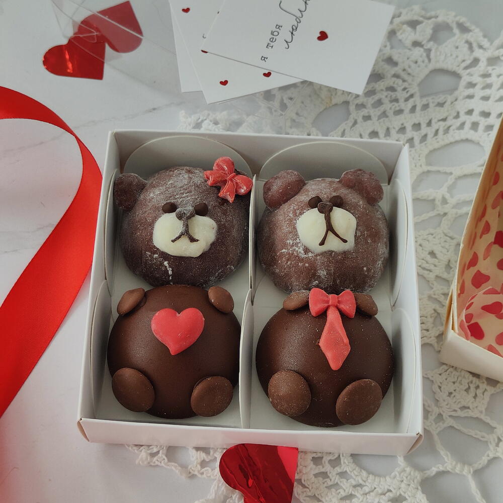 Бенто торт "ты+я=мы" и моти-чизкейки ассорти Люблю