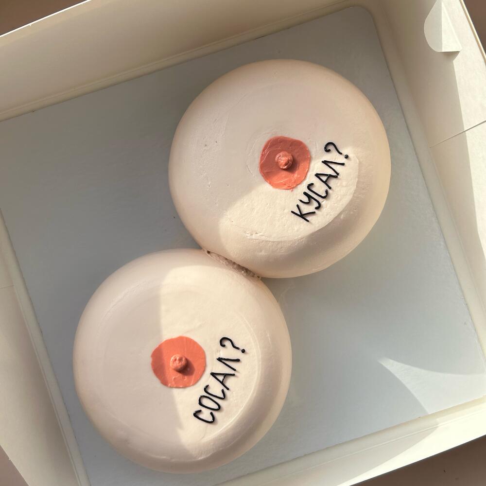 Бенто-торт в виде женской груди, для возлюбленного/парня/мужа, на день рождения