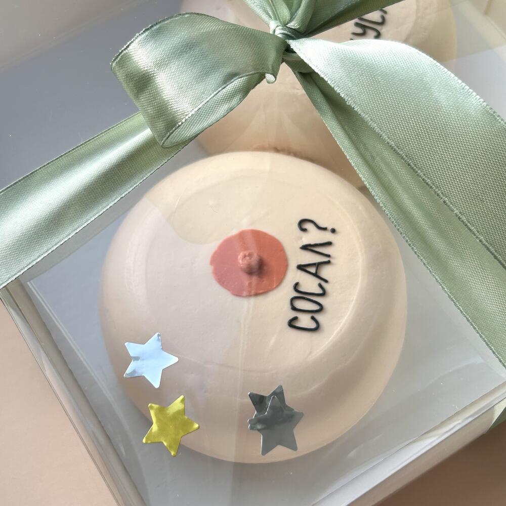 Бенто-торт в виде женской груди, для возлюбленного/парня/мужа, на день рождения