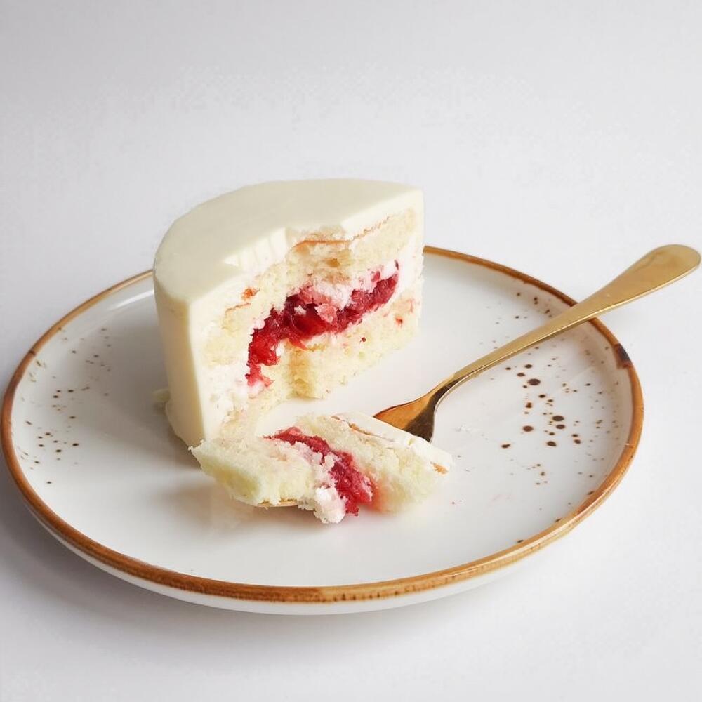 Бенто торт ягодный розовый