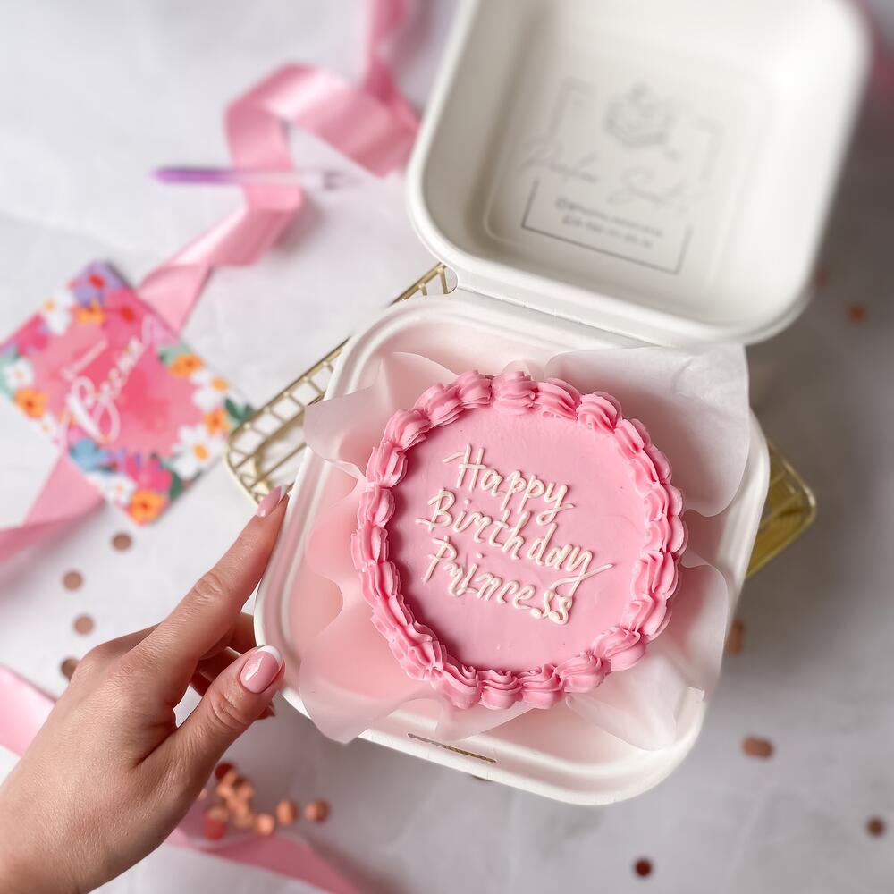 Бенто торт ягодный розовый