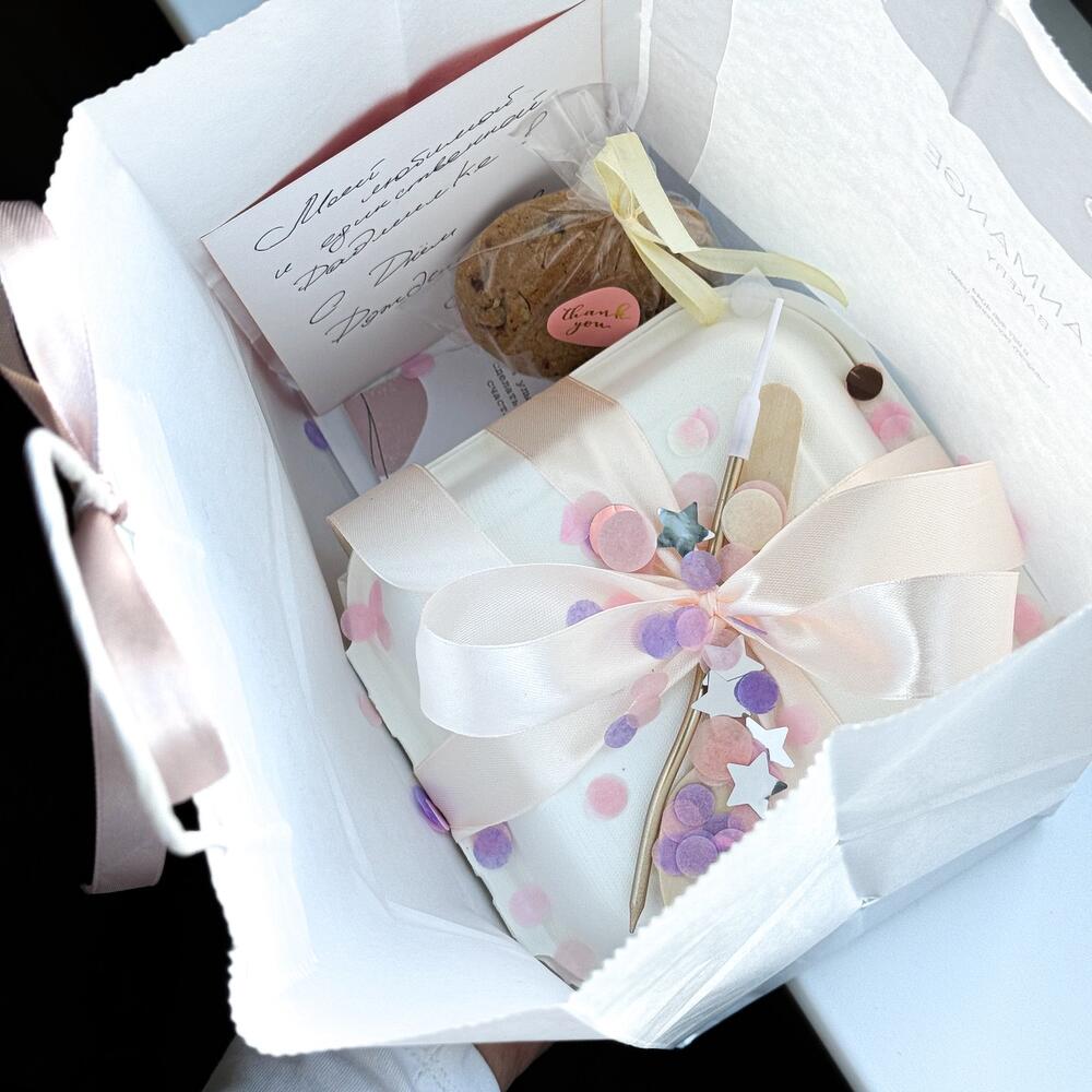 Бенто яркий красный