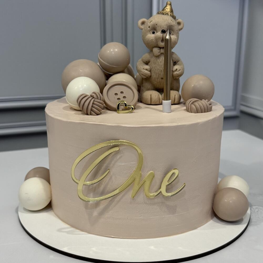 Торт Биг Макси на 1 год Мишка задувает свечу