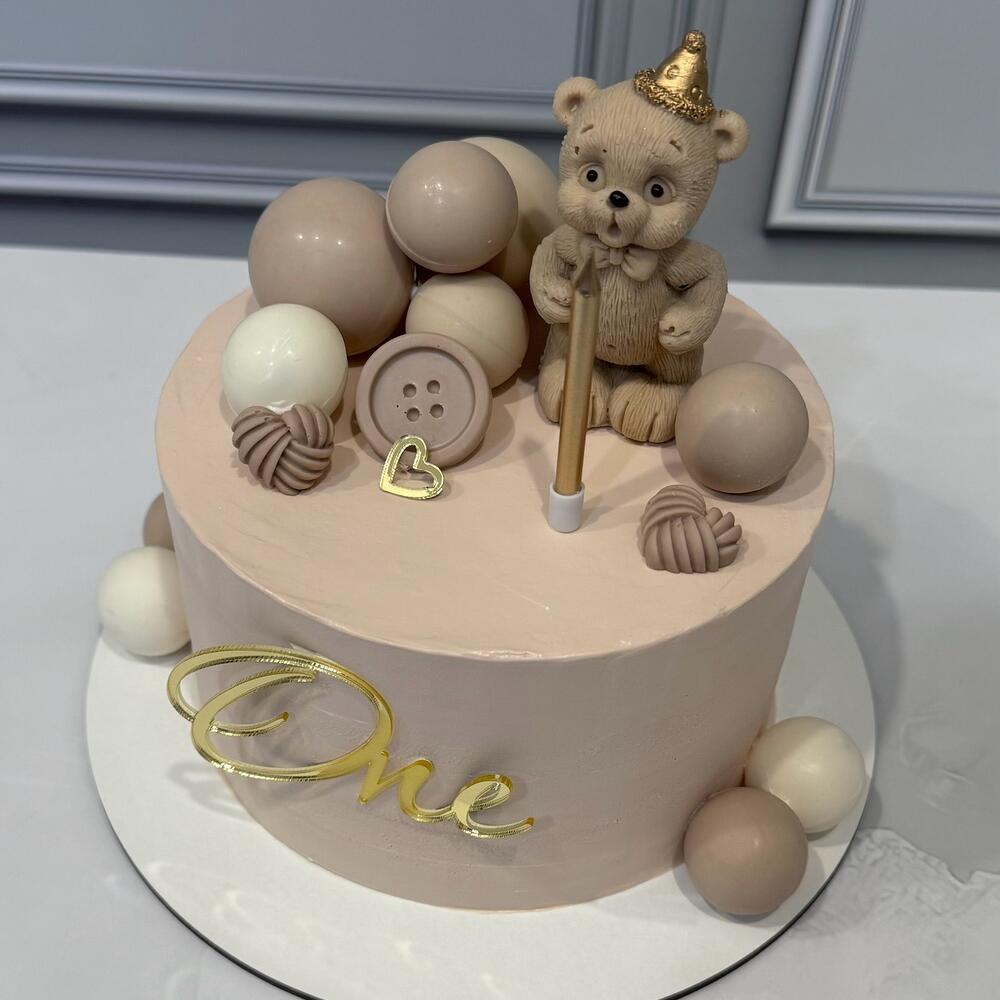 Торт Биг Макси на 1 год Мишка задувает свечу