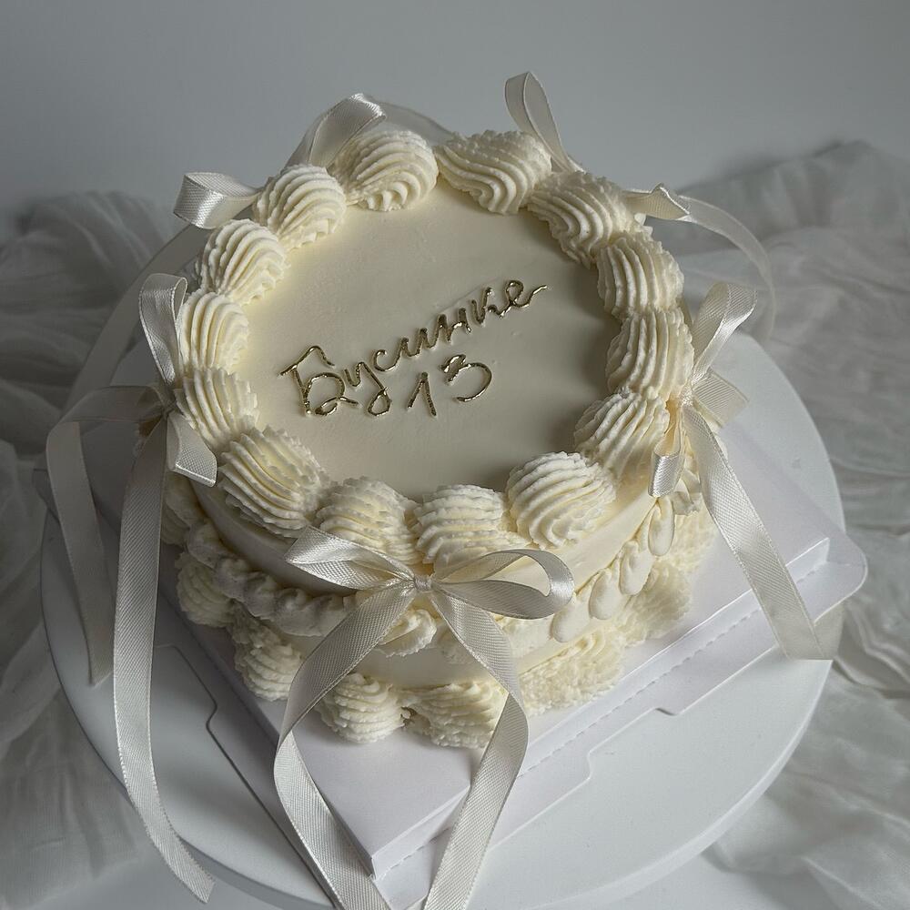 Торт ламбет с бантиками на день рождение