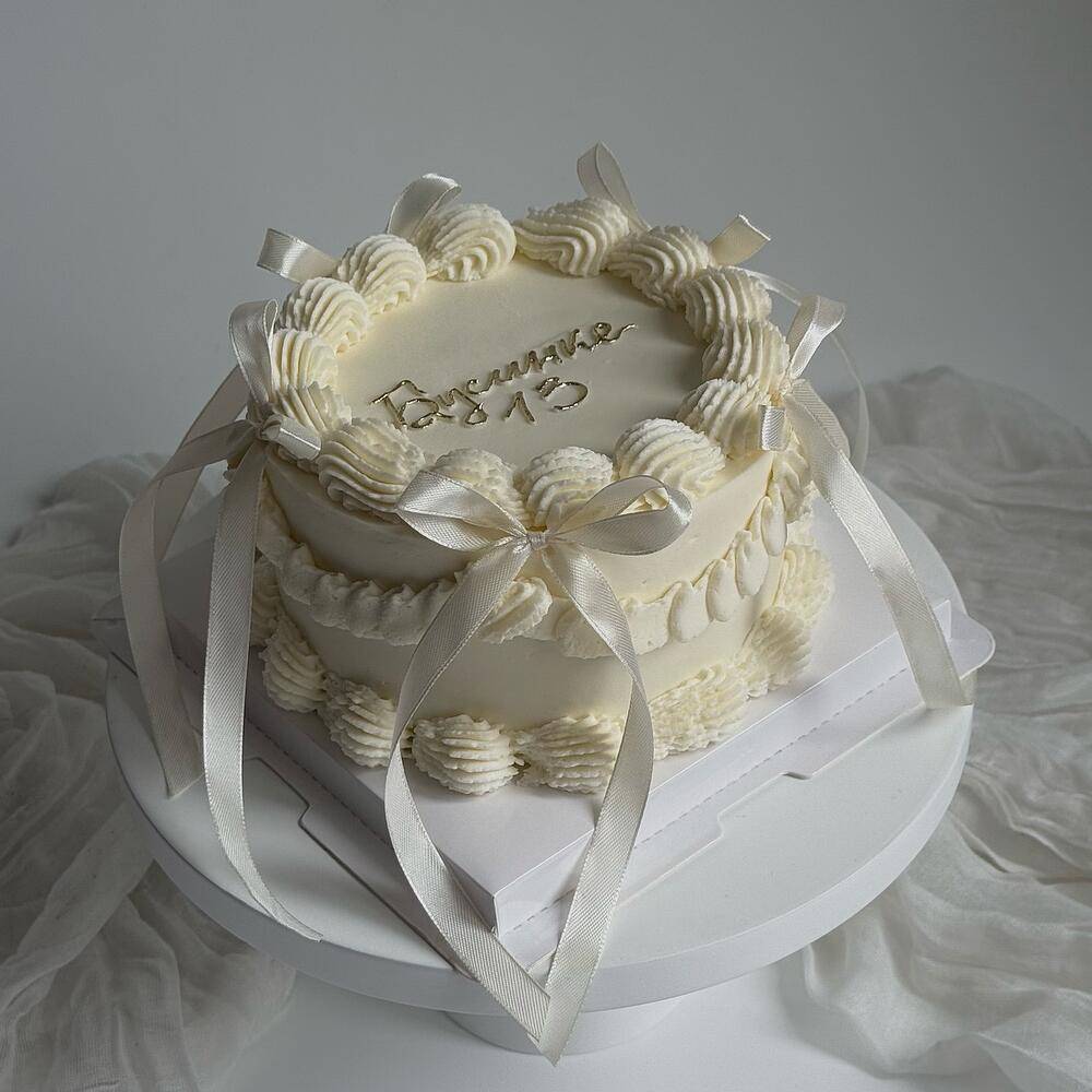 Торт ламбет с бантиками на день рождение