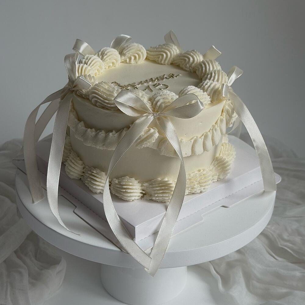 Торт ламбет с бантиками на день рождение