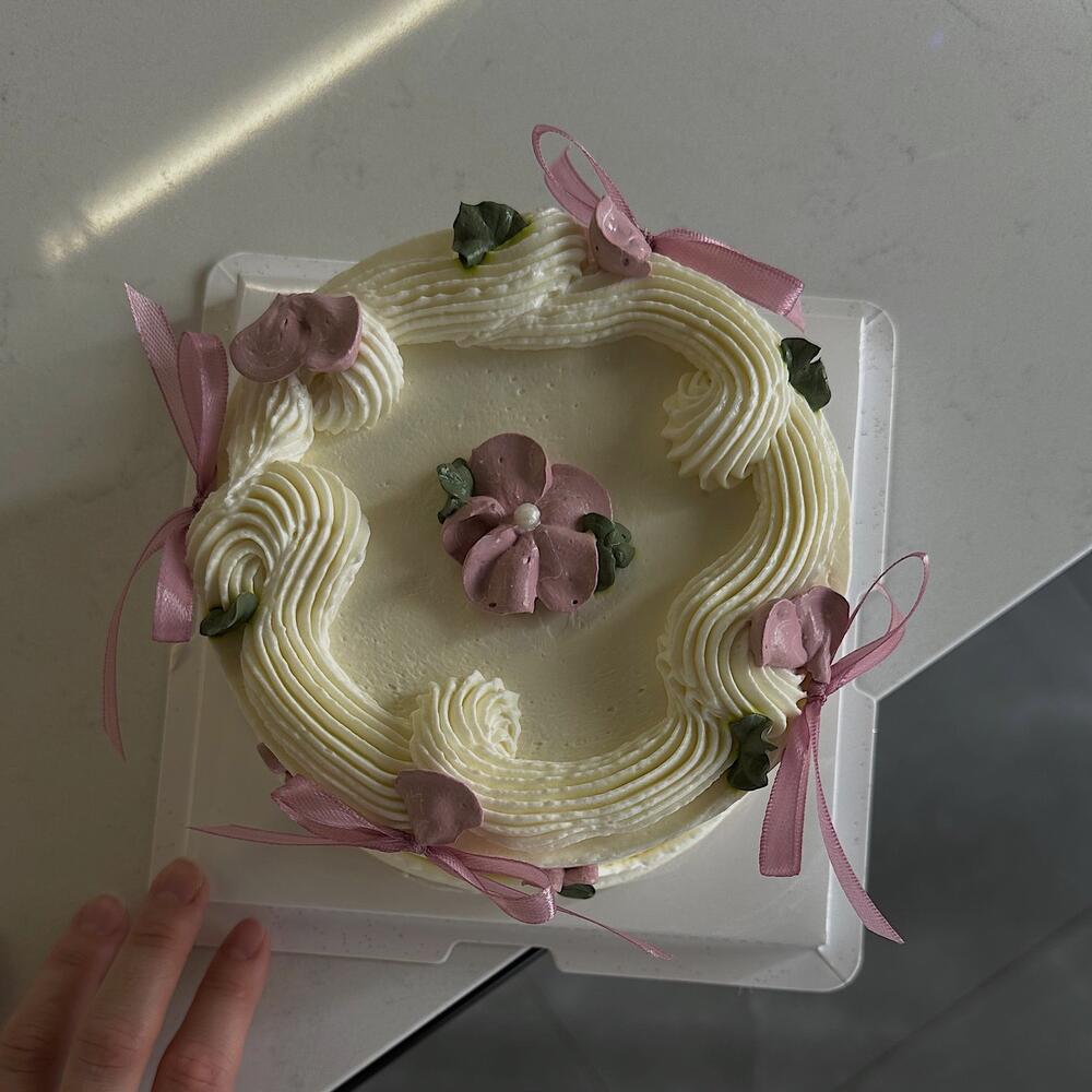 Торт в стиле ламбет с бантиками