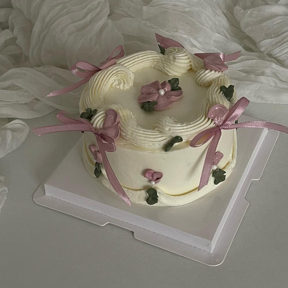 Торт в стиле ламбет с бантиками