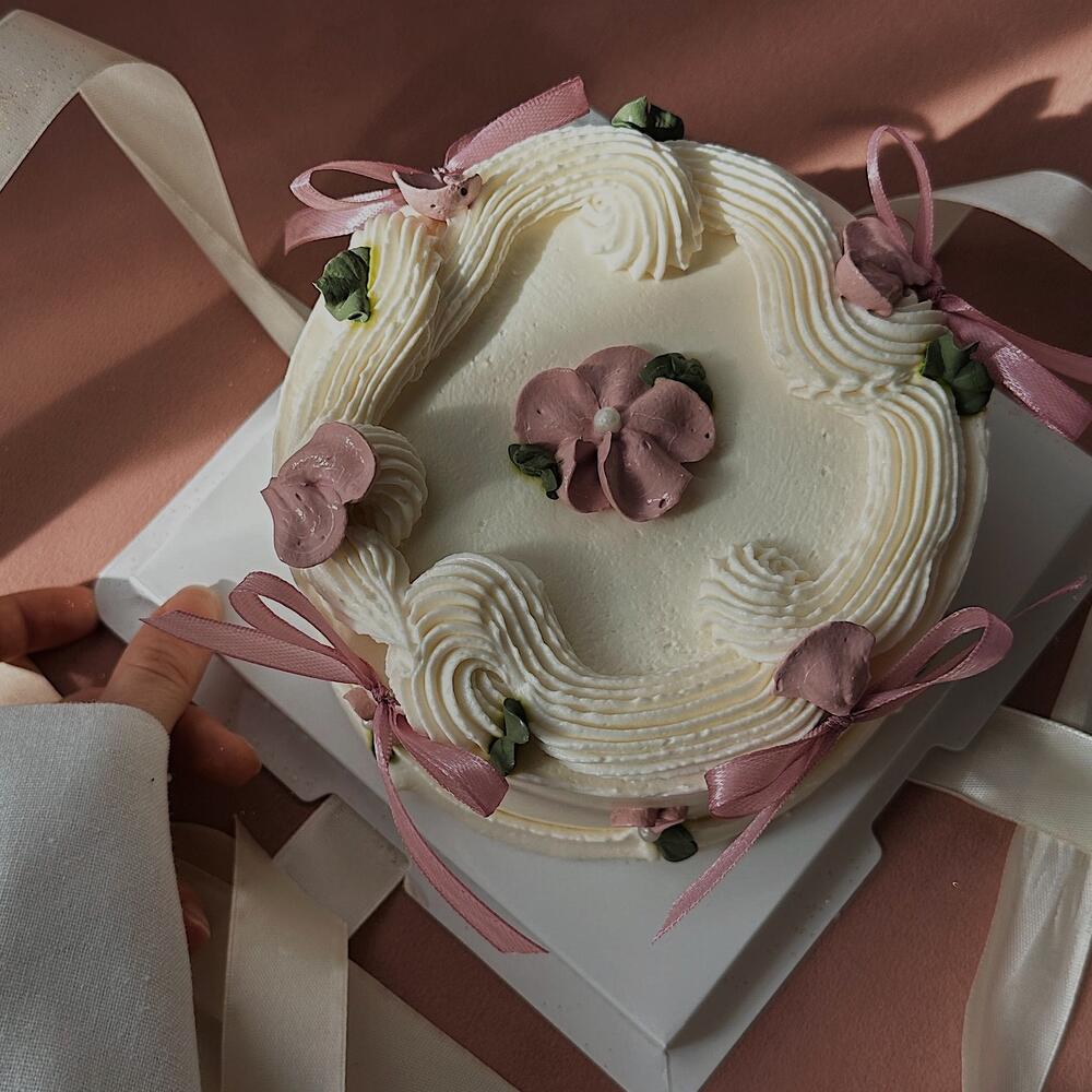 Торт в стиле ламбет с бантиками